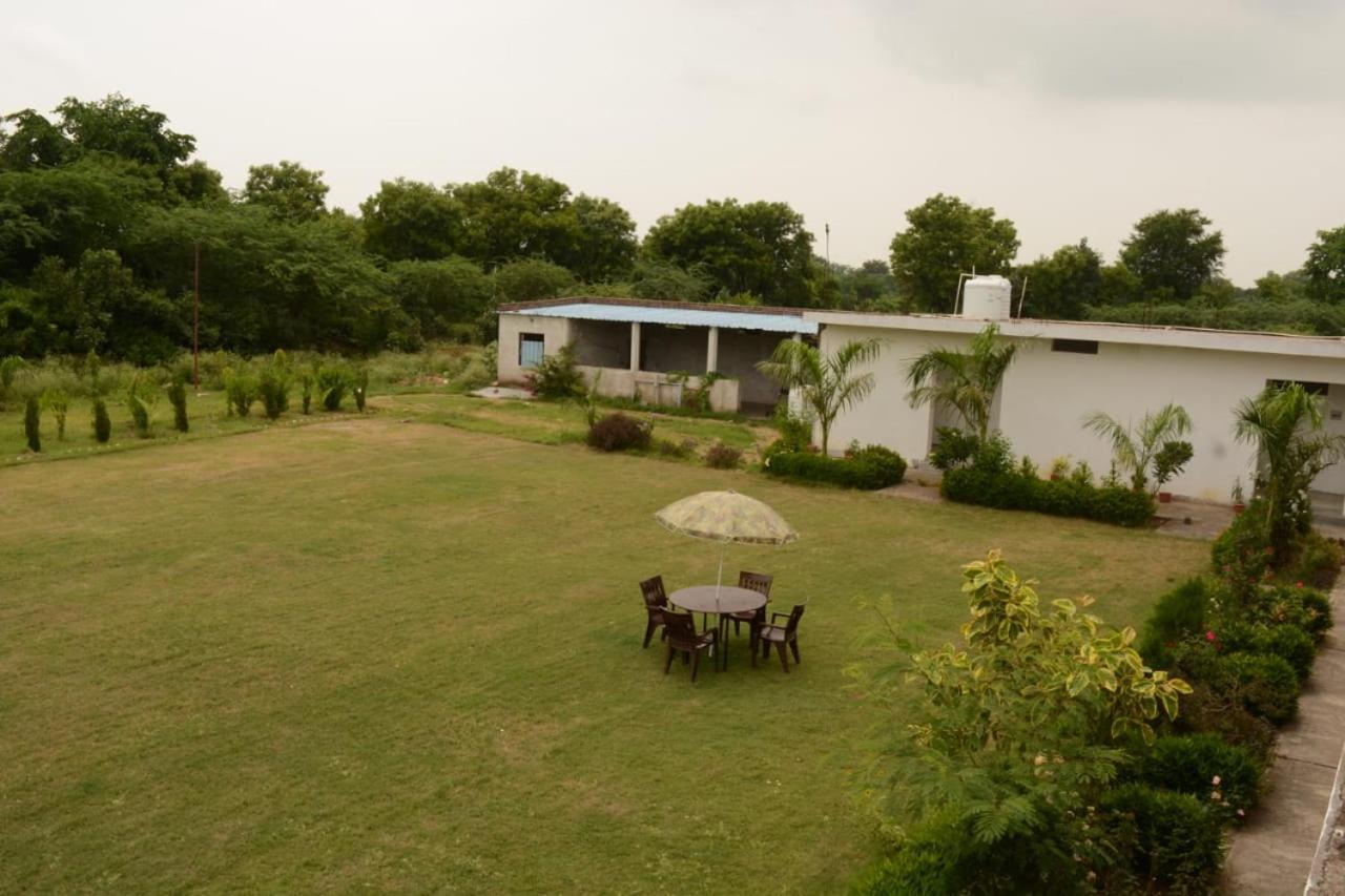 Hotel Radha Rani Mahal Khajuraho Exterior photo